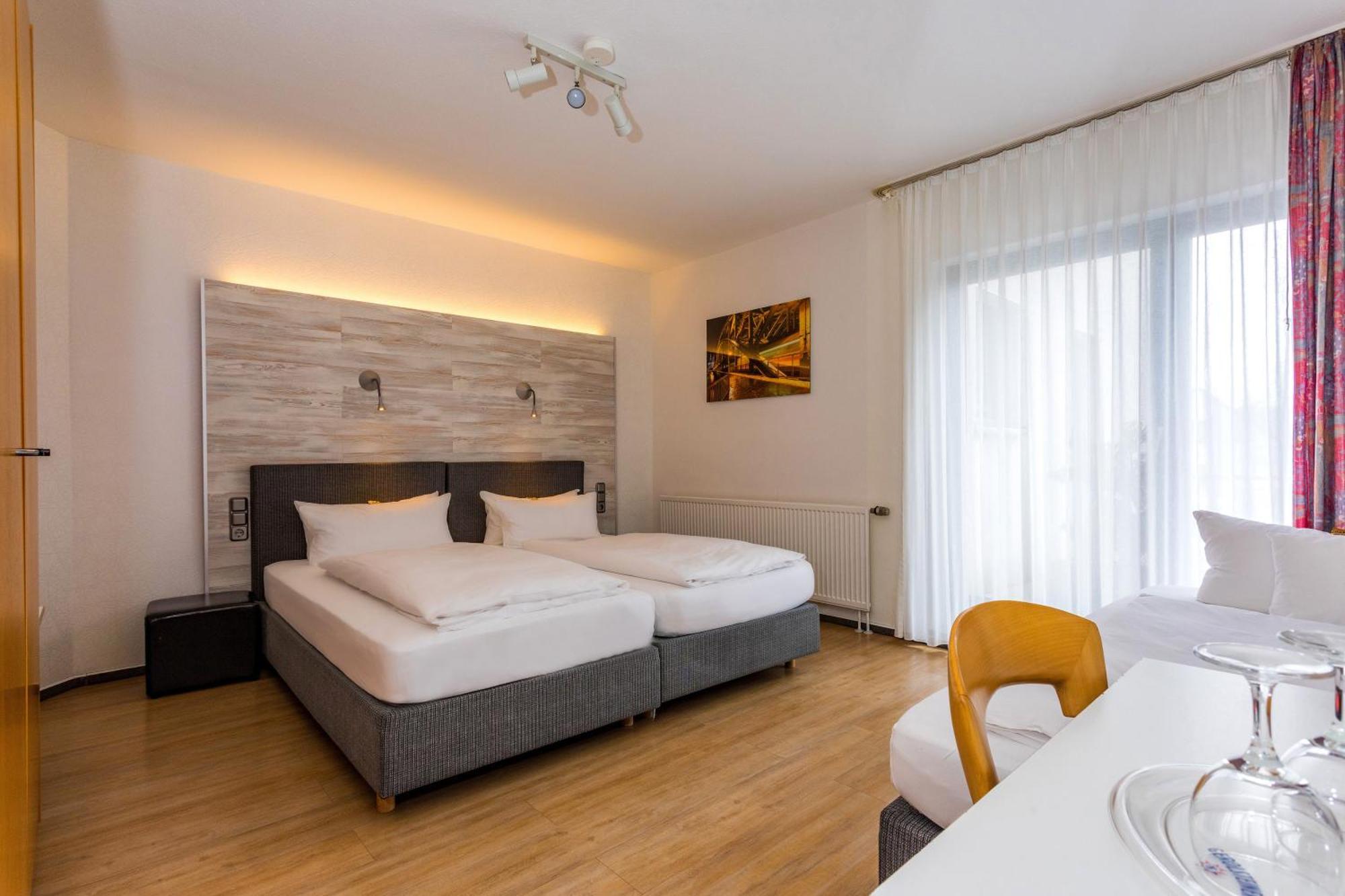 Hotel Hansen Bergisch Gladbach Exterior foto
