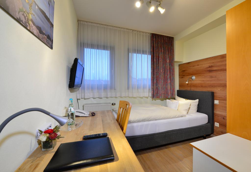 Hotel Hansen Bergisch Gladbach Exterior foto